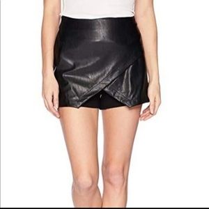 BCBGeneration black faux leather skirt xs/0
